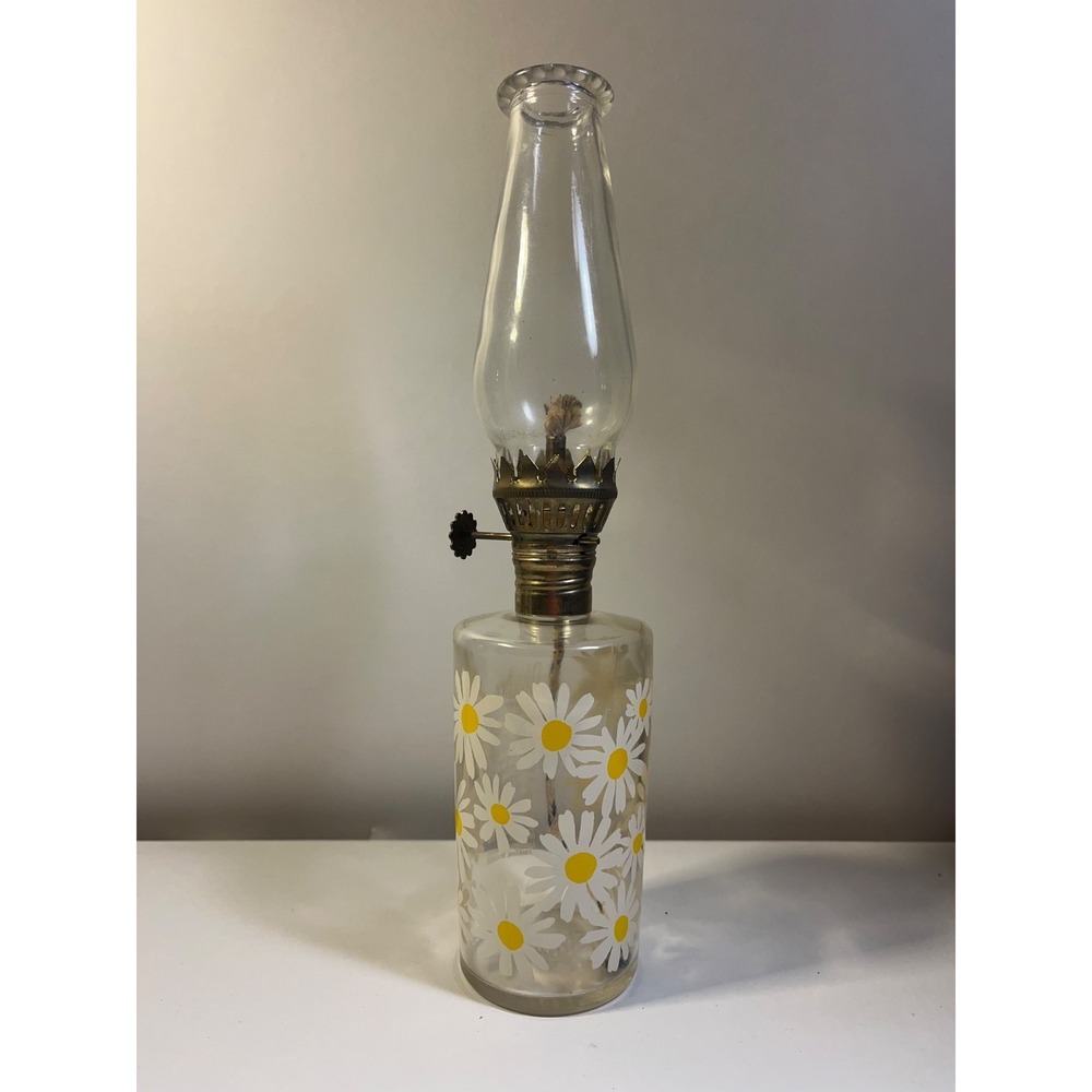 Cottagecore Shabby Chic Whimsical Daisy Retro MCM Hurricane Glass Oil Lamp